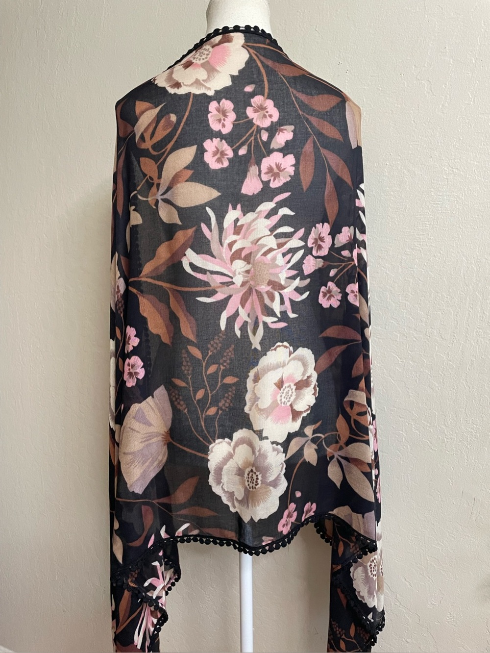 Floral wrap - Picture 7 of 7